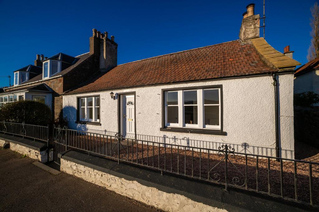 Low Road, Auchtermuchty, Fife, KY14 7AU