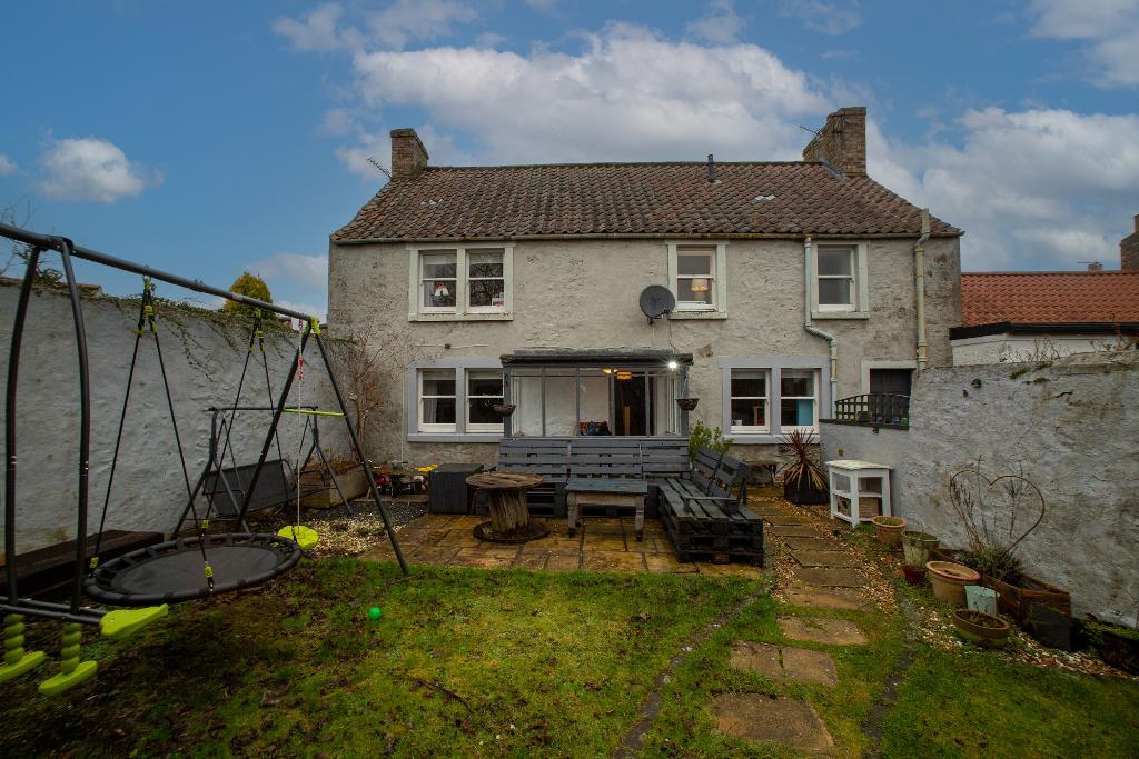 High Street, Auchtermuchty, Fife, KY14 7AP